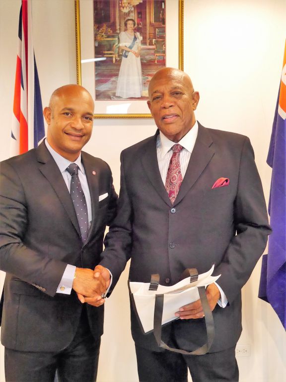 Le PrÃƒÂ©sident en visites protocolaires ÃƒÂ  Anguilla et St BarthÃƒÂ©lemy