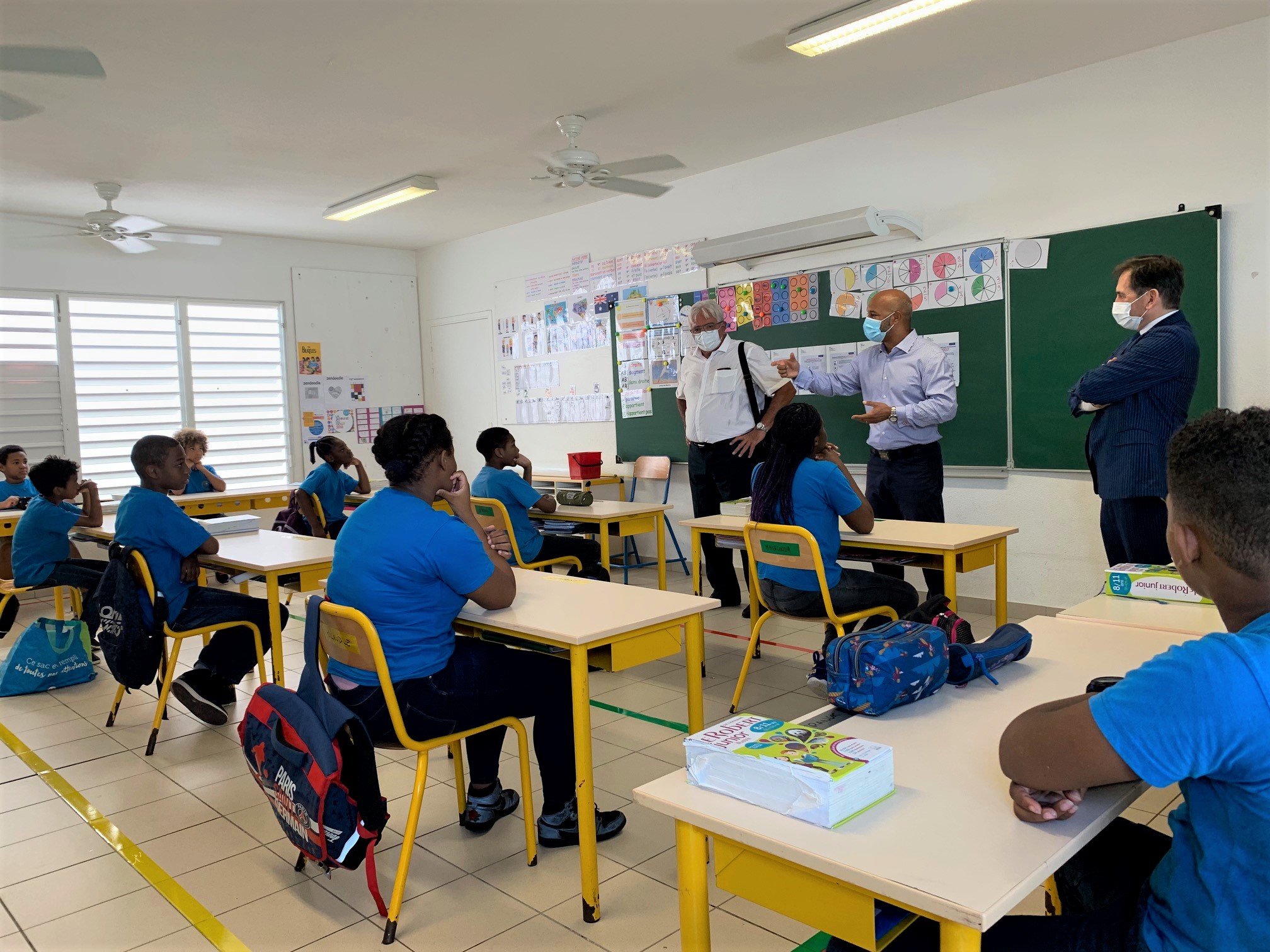 Le Président Daniel Gibbs visite L'école Marie-Antoinette Richards pour la rentrée des classes après le confinement