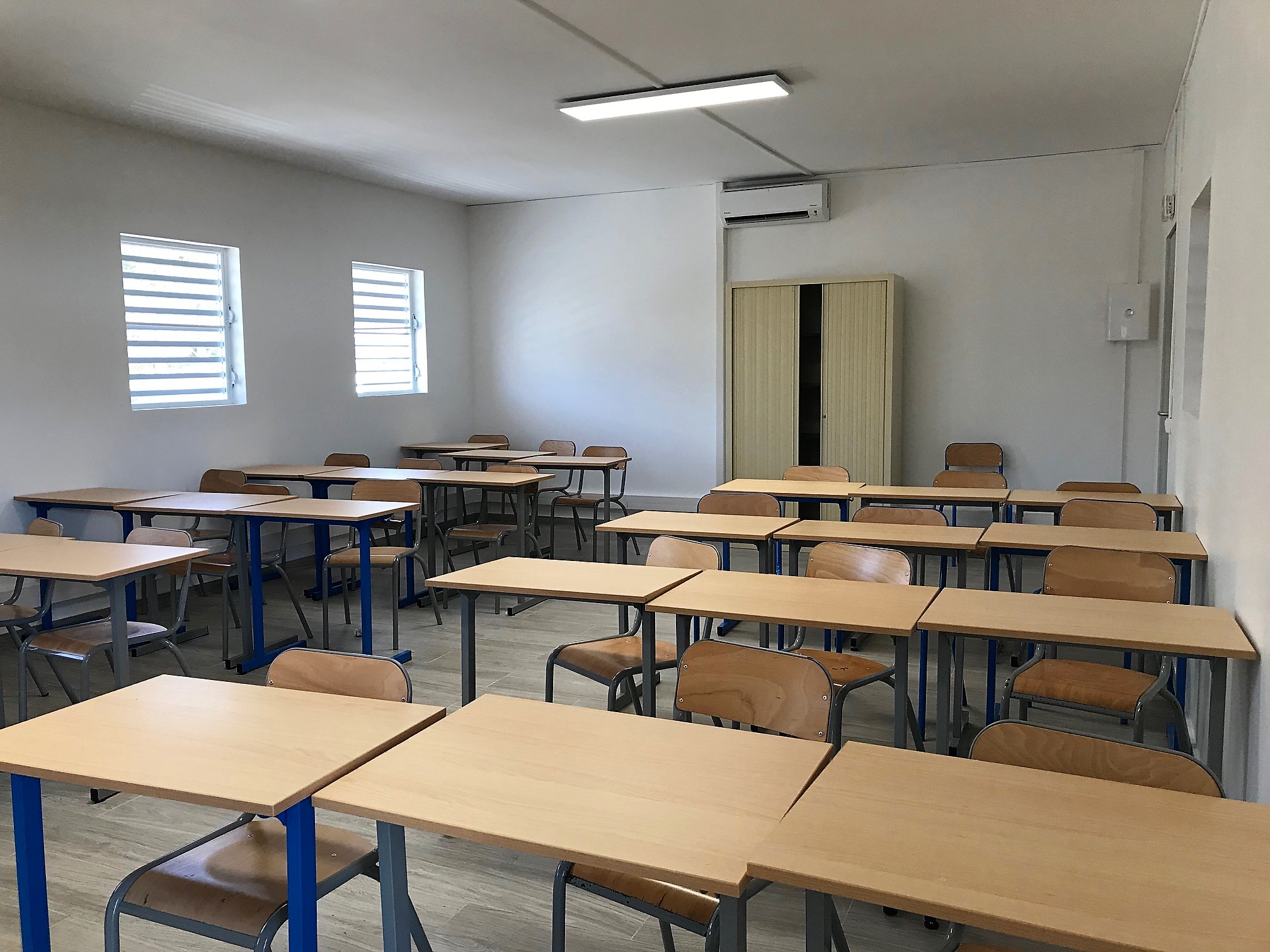 Les classes modulaires de la CitÃƒÂ© scolaire ouvertes aux collÃƒÂ©giens de Soualiga
